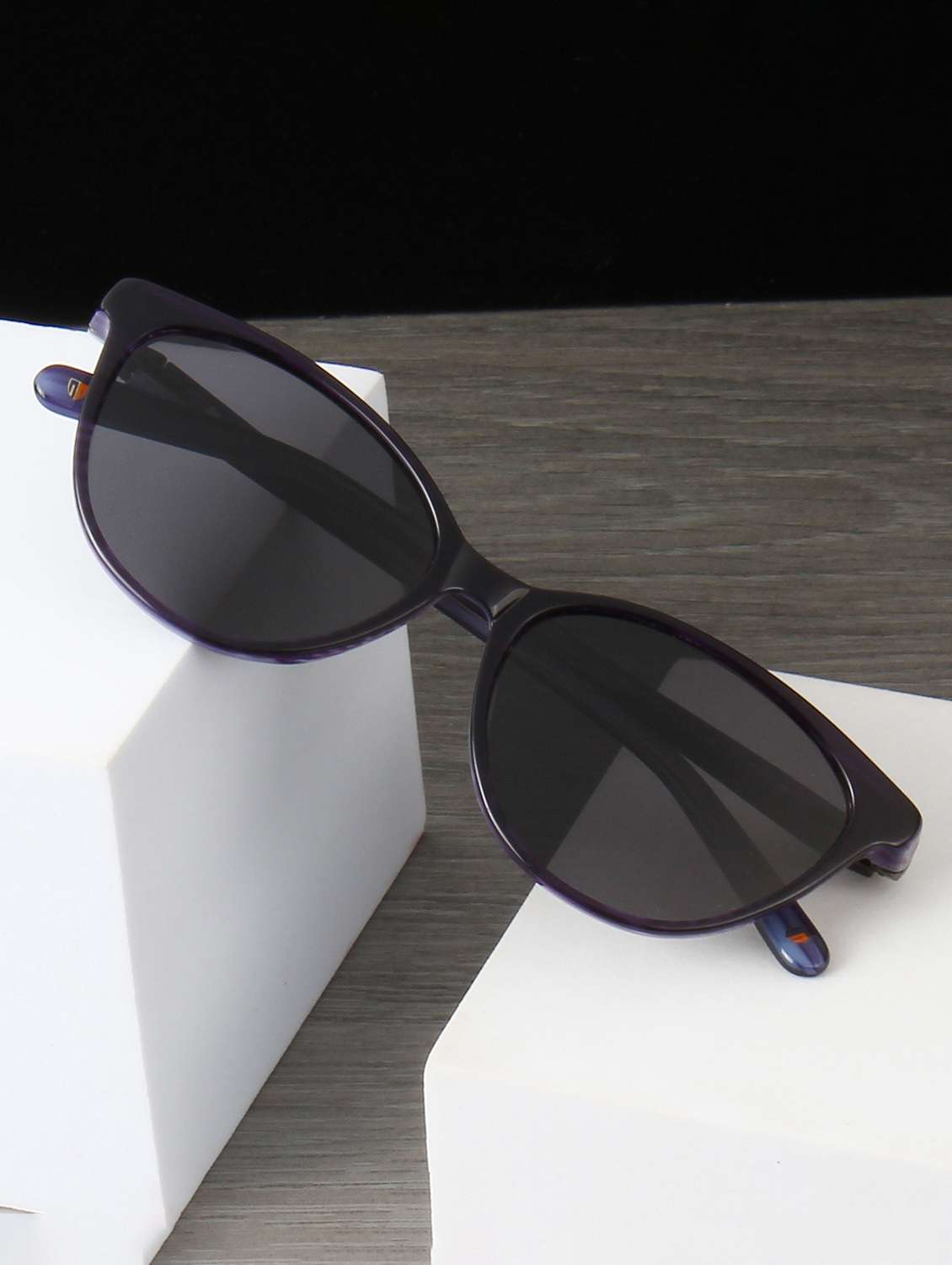 ted smith women cateye sunglasses with polarised lens .