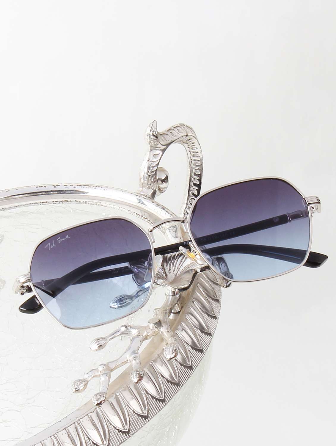 ted smith unisex full rim square sunglasses with uv protected lens.