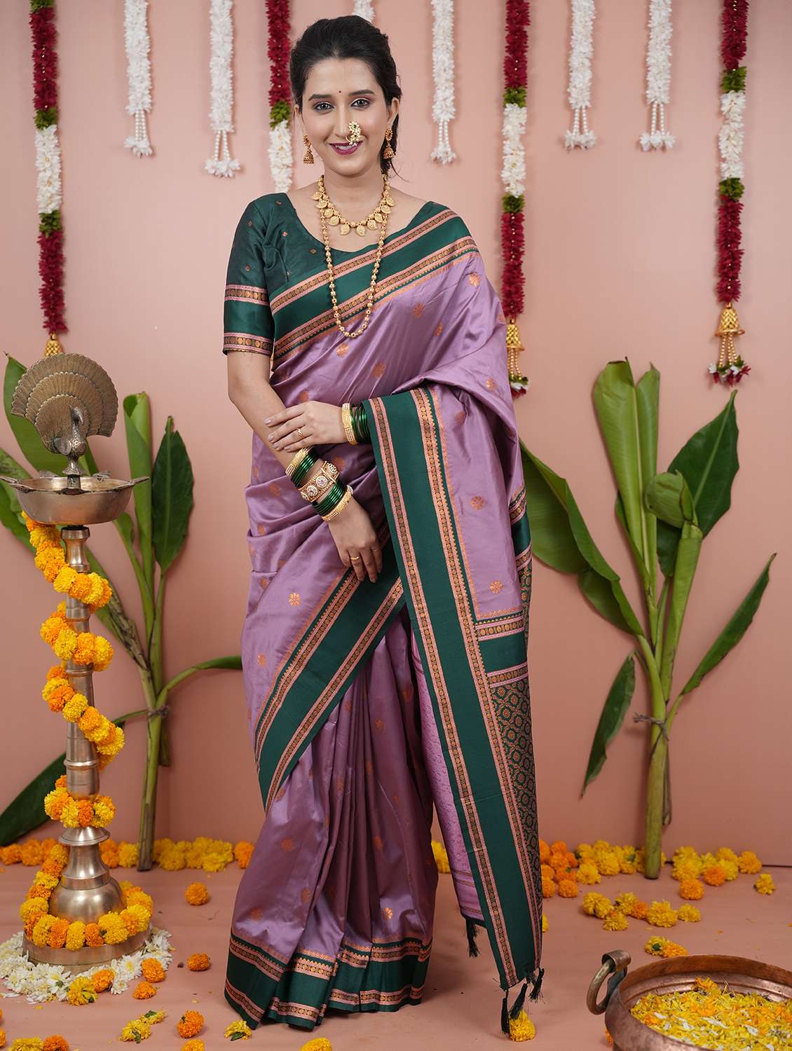 women self design nauvari saree with blouse