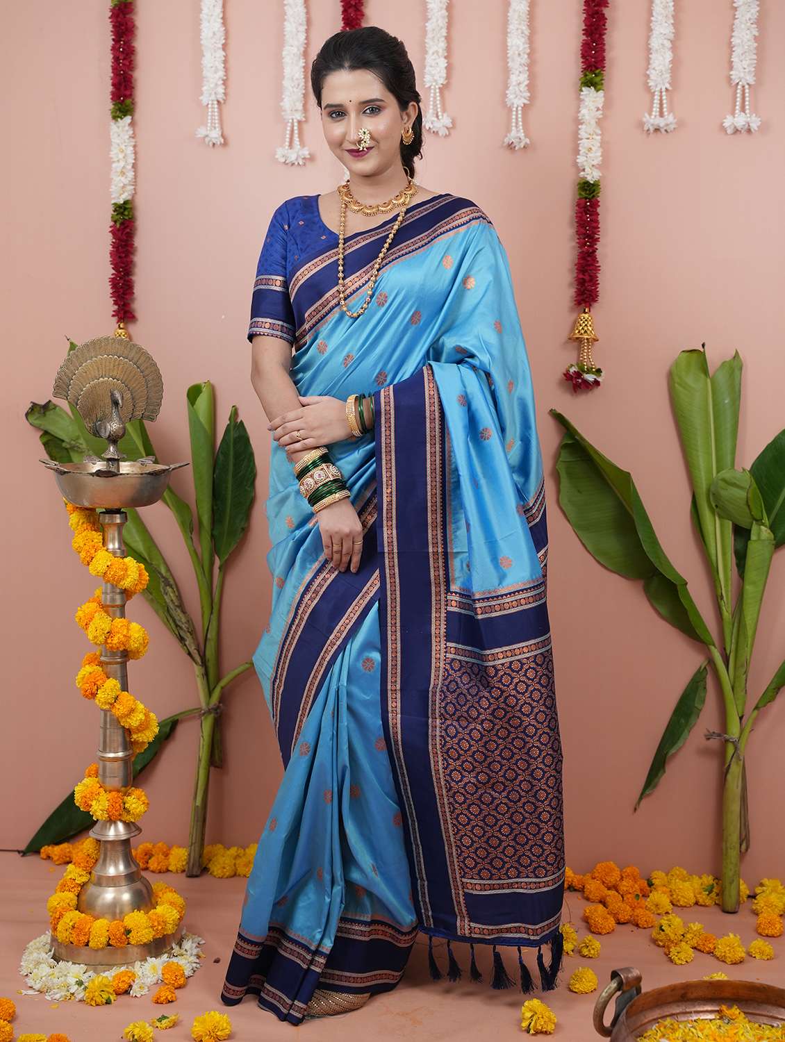 women self design nauvari saree with blouse