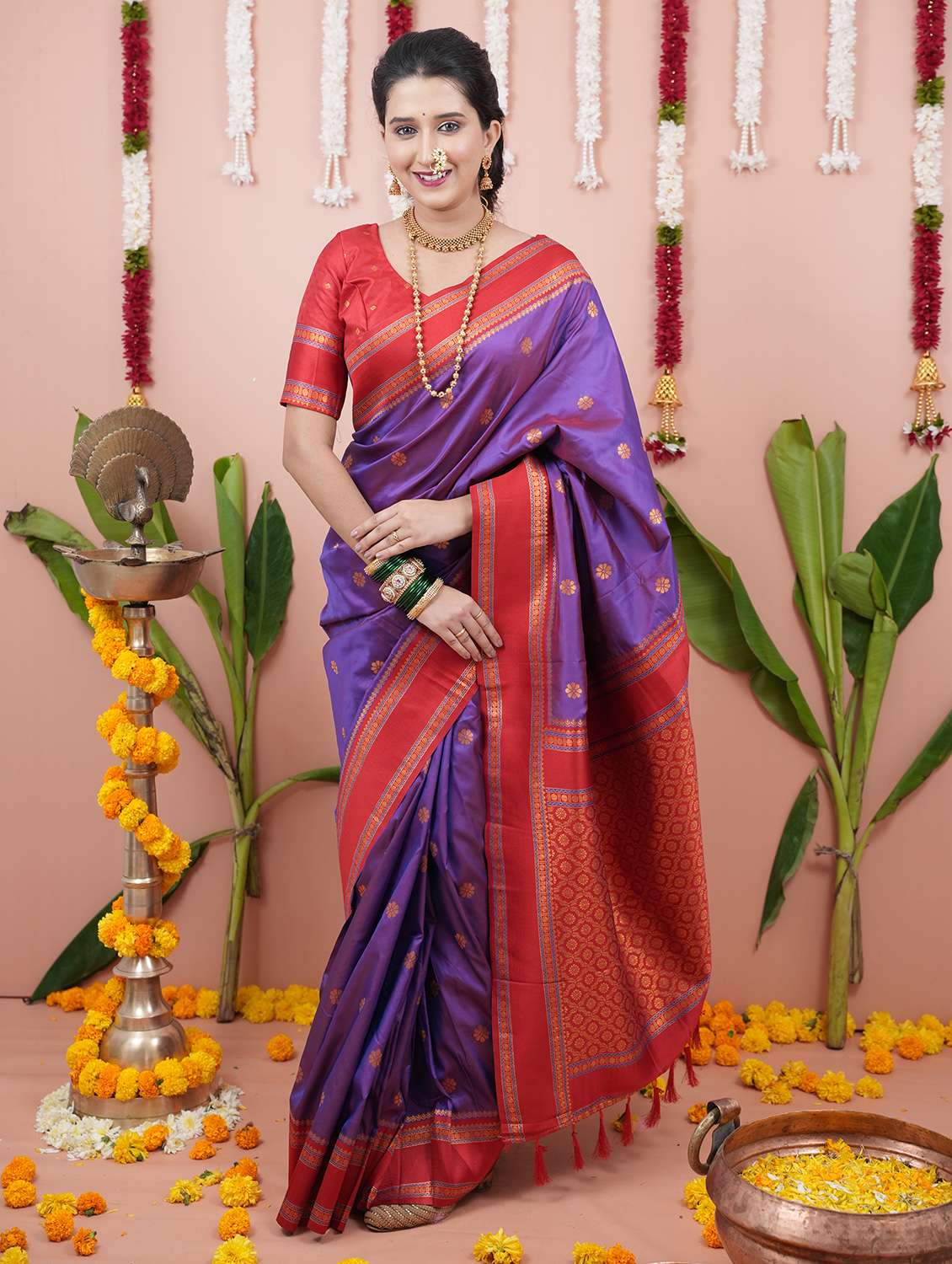 women self design nauvari saree with blouse