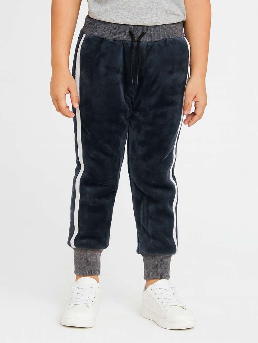 boys solid mid rise jogger
