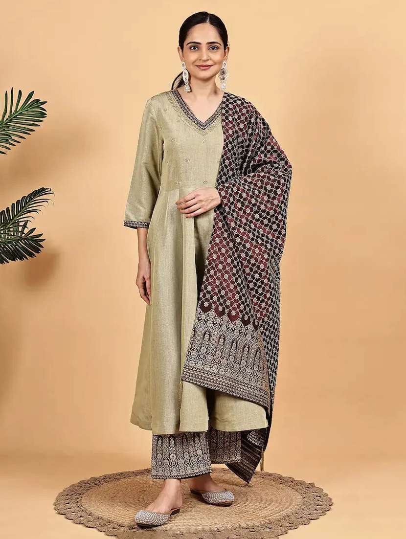 women solid with work three quarter sleeve kurta pant with dupatta set
