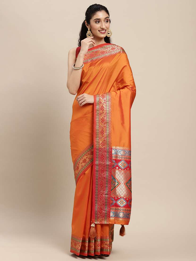 women solid with bordered saree with blouse