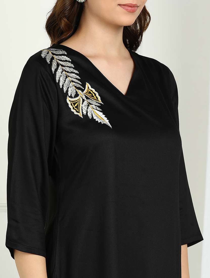 women solid with work three quarter sleeve straight kurta - 22227436 -  Standard Image - 5