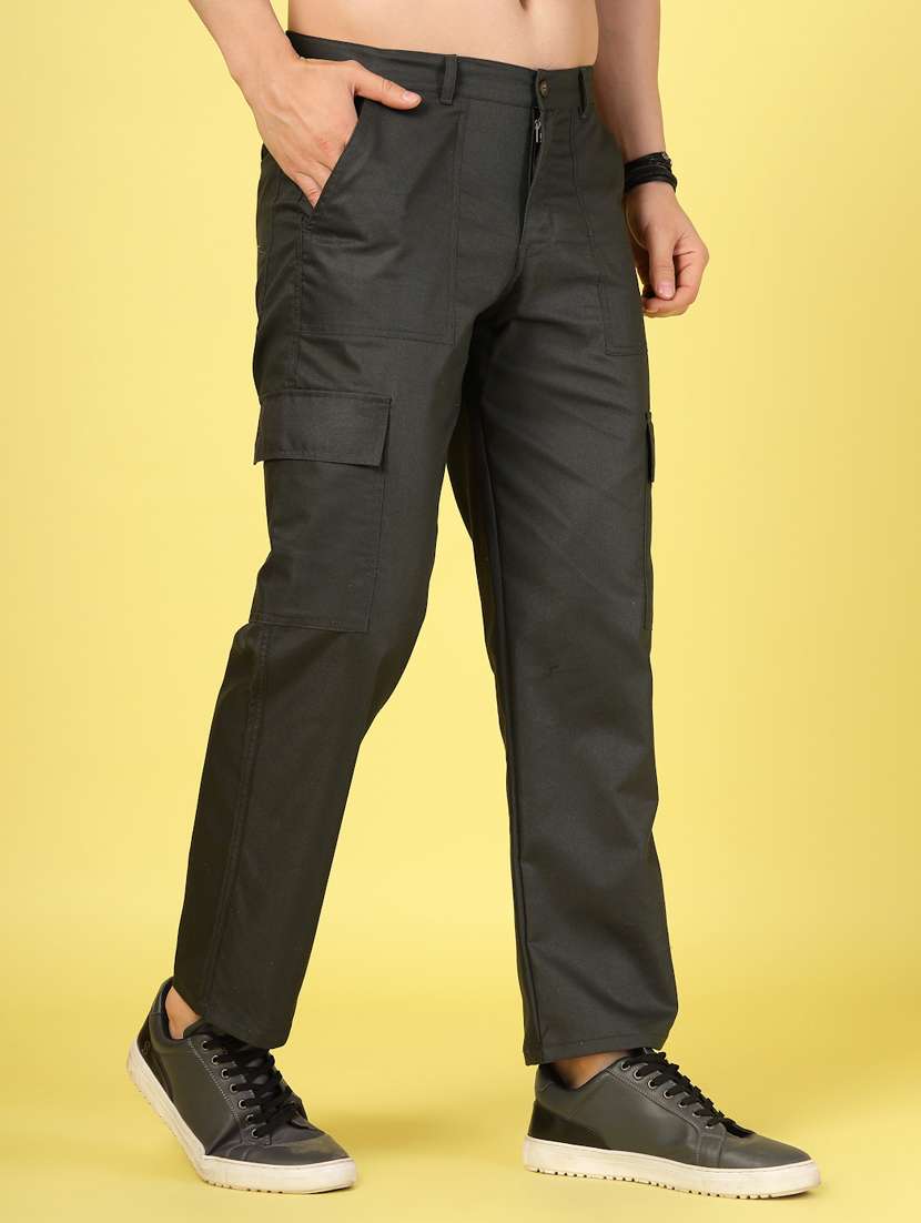 men solid mid rise regular fit cargo