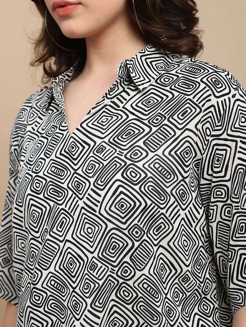 women printed short sleeve relaxed fit top - 22227477 -  Standard Image - 5