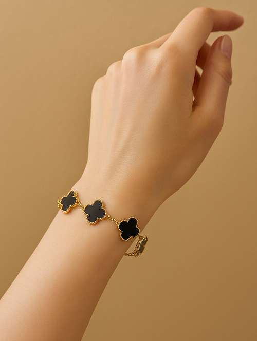 black clover anti-tarnish fashion bracelet - 22227593 -  Standard Image - 0