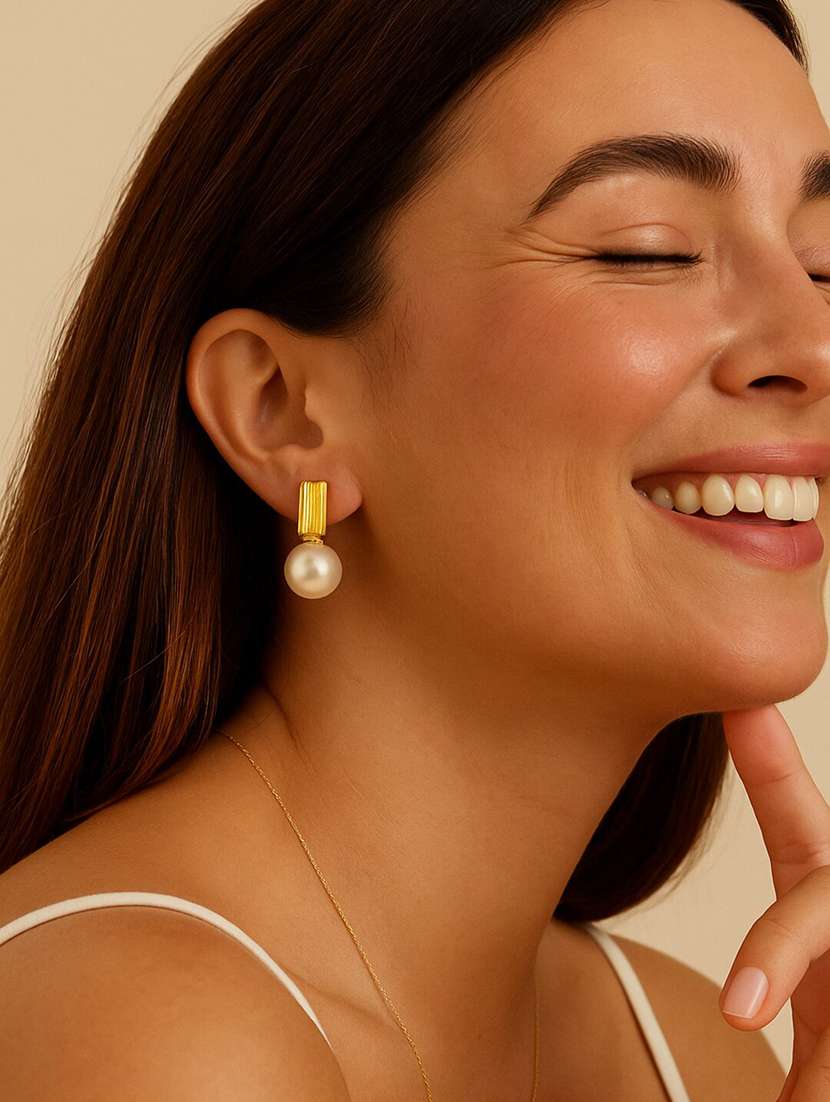 women gold alloy drop earring