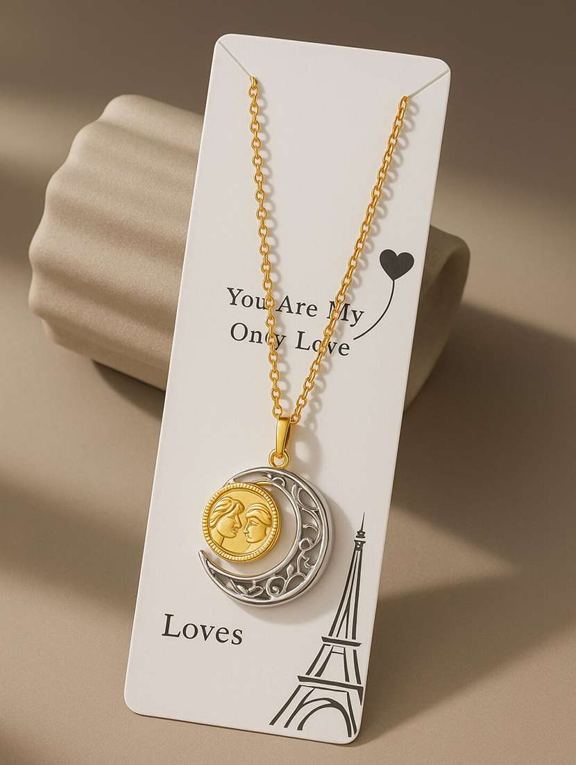 women circular pendants with chains - 22227667 -  Standard Image - 3