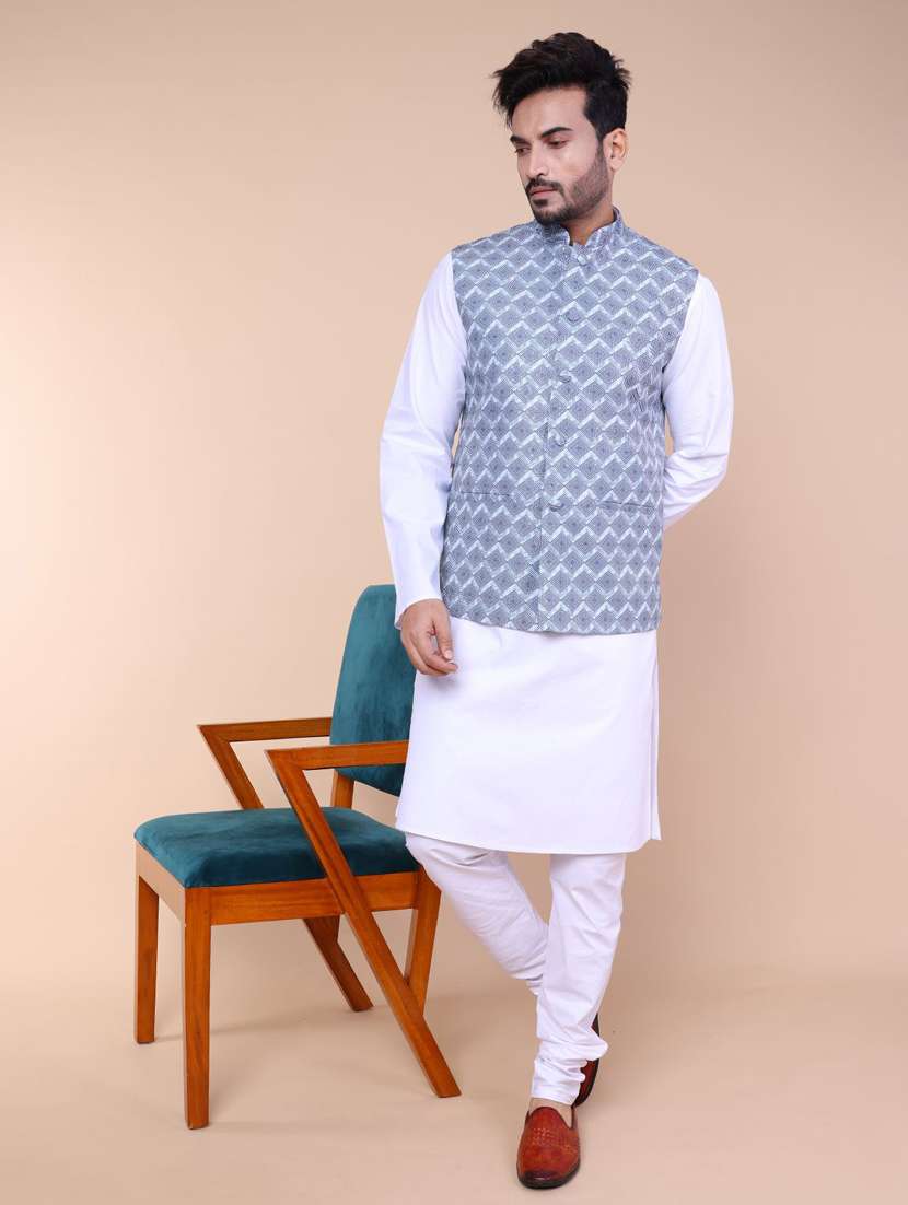 men solid mandarin neck kurta pyjama with jacket ethnic wear set