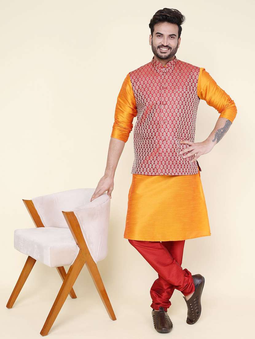 men solid mandarin neck kurta pyjama with jacket ethnic wear set