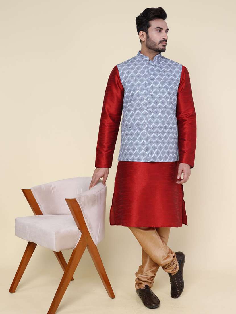 men solid mandarin neckkurta pyjama with jacket ethnic wear set