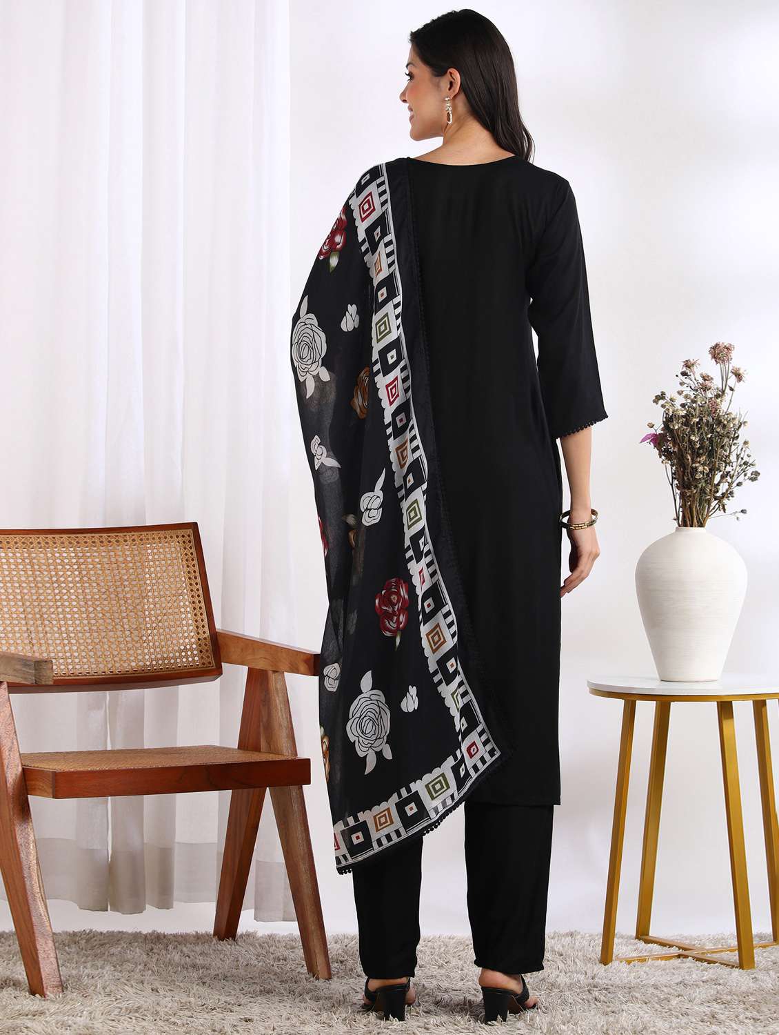 women embroidered kurta pant with dupatta set - 22228273 -  Standard Image - 3