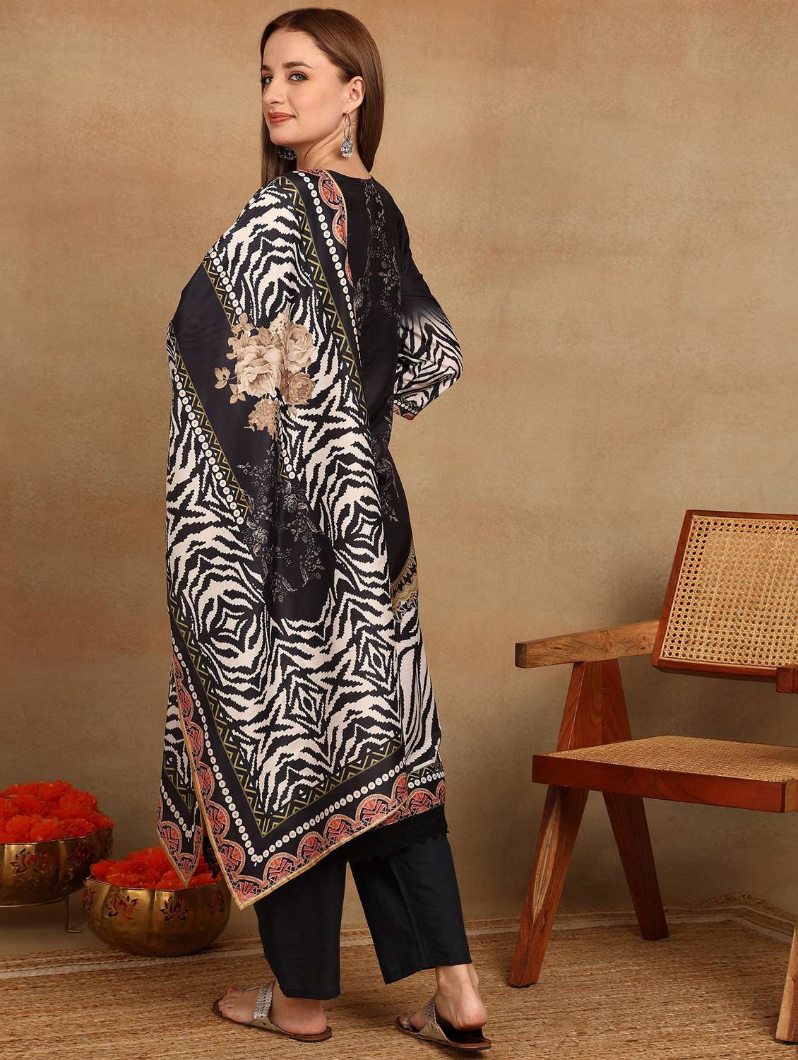 women printed kurta pant with dupatta set - 22228278 -  Standard Image - 3