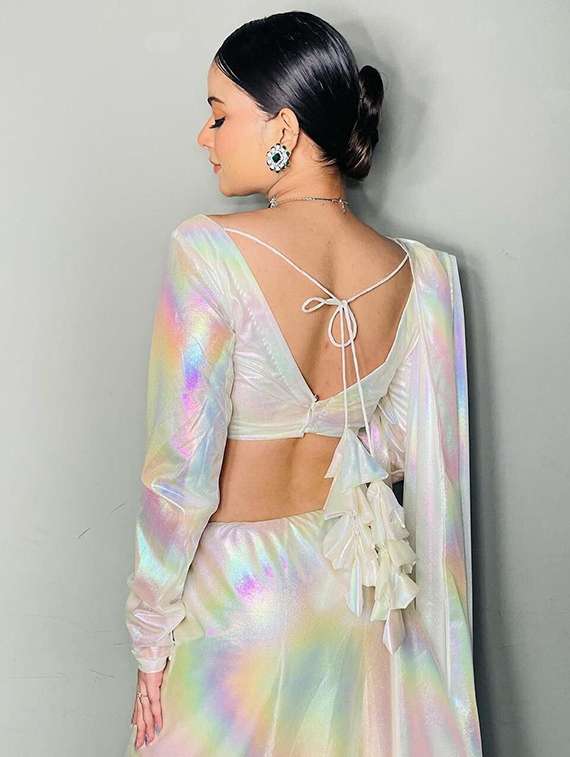 women solid plain saree with blouse - 22228460 -  Standard Image - 3