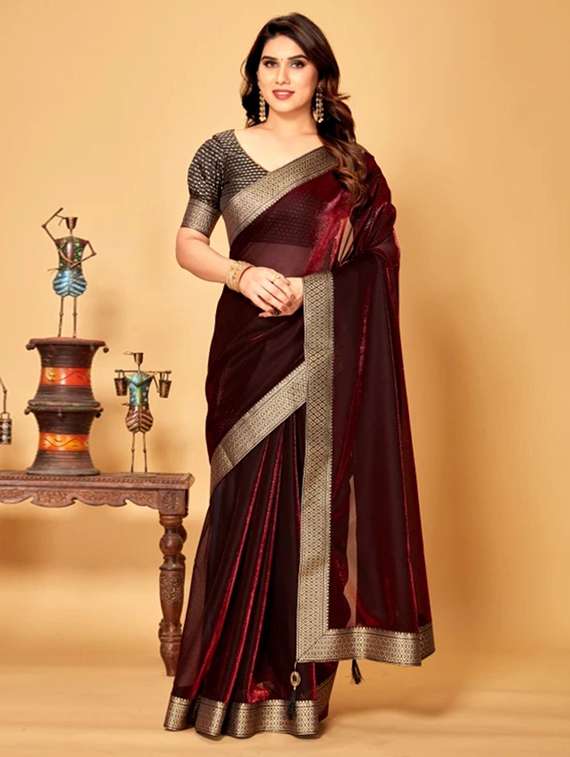 women solid with bordered saree with blouse