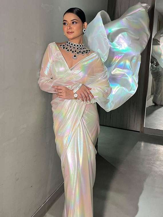 women solid plain saree with blouse