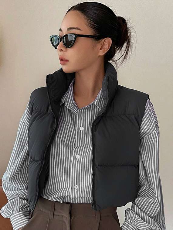 women solid sleeveless puffer jacket - 22228934 -  Standard Image - 3