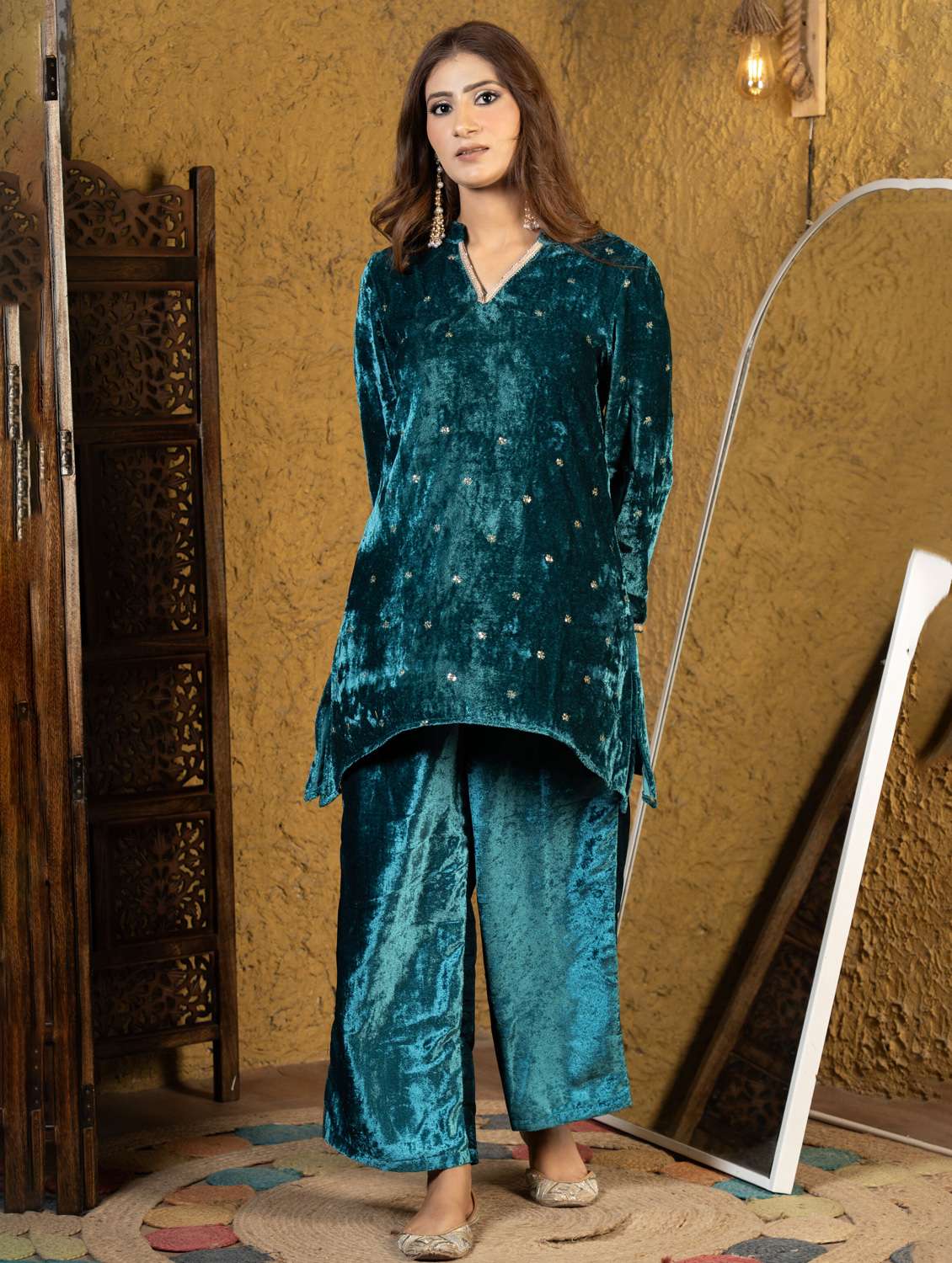 women solid with work long sleeve kurta palazzo set 