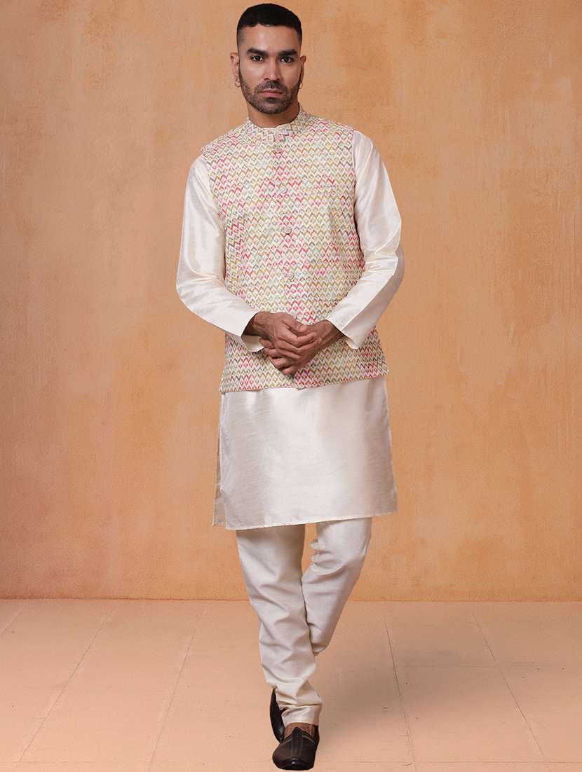 men solid mandarin neck kurta pyjama with jacket ethnic wear set