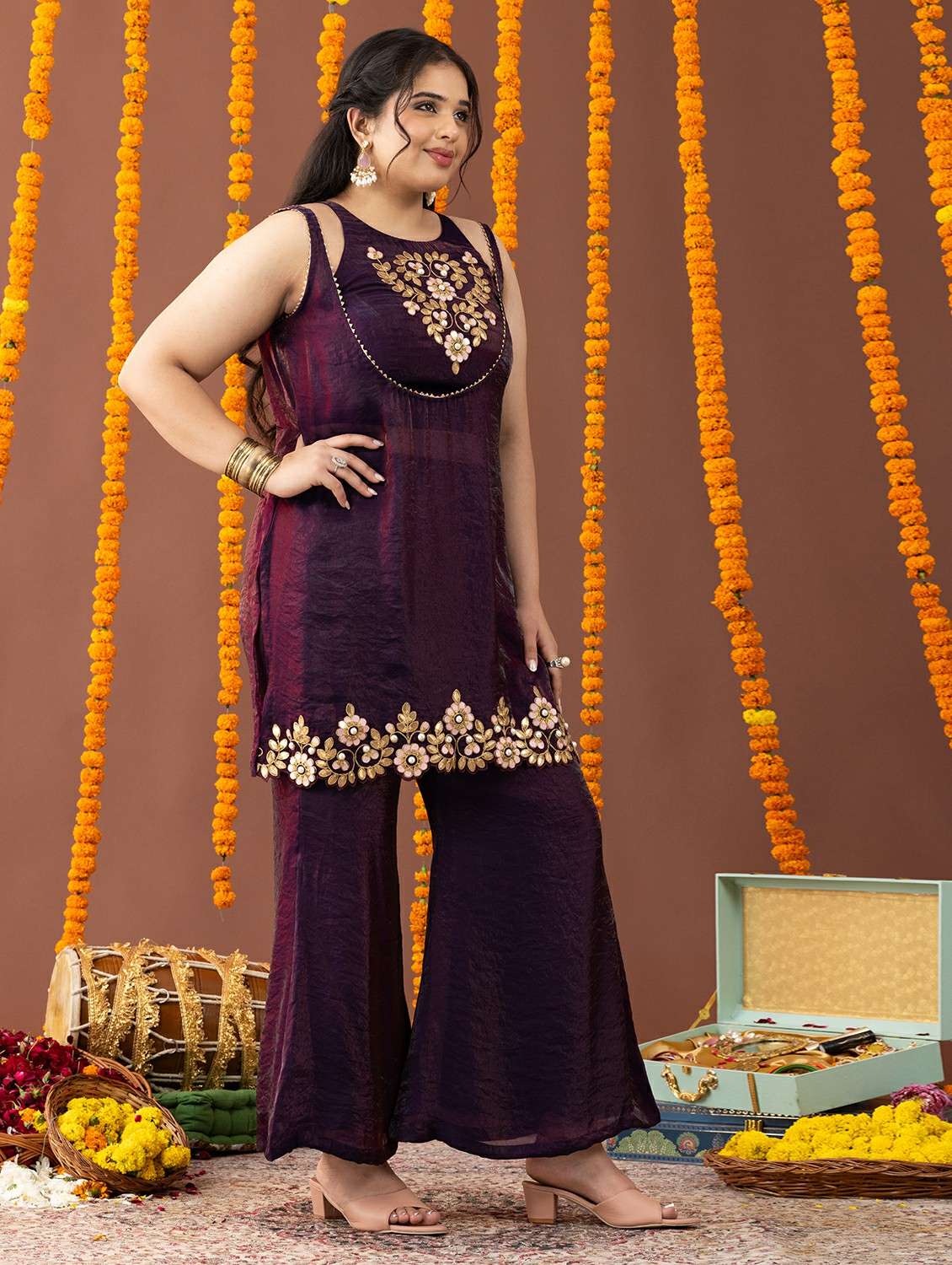 women solid with work sleeveless kurta palazzo set - 22231739 -  Standard Image - 3