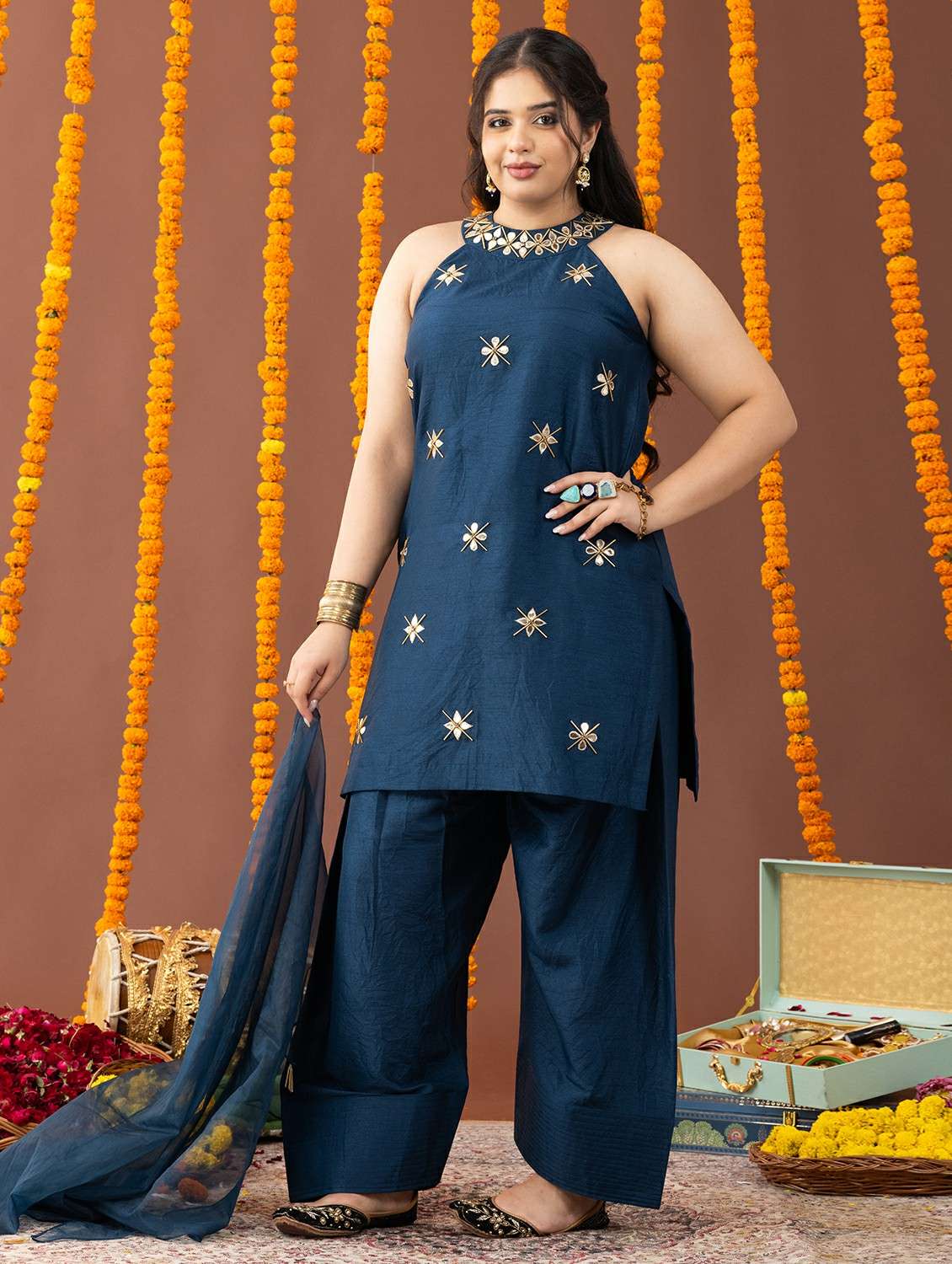 women plus size sleeveless kurta salwar with dupatta set - 22231741 -  Standard Image - 3