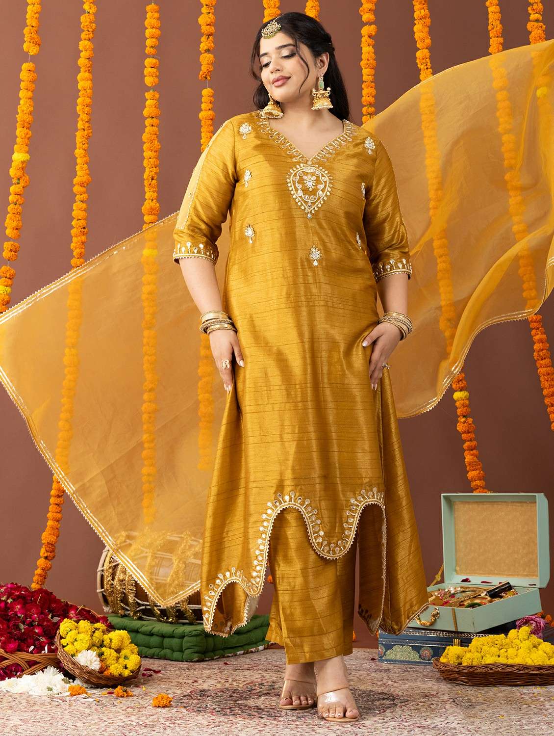 women plus size three quarter sleeve kurta pant with dupatta set - 22231742 -  Standard Image - 3