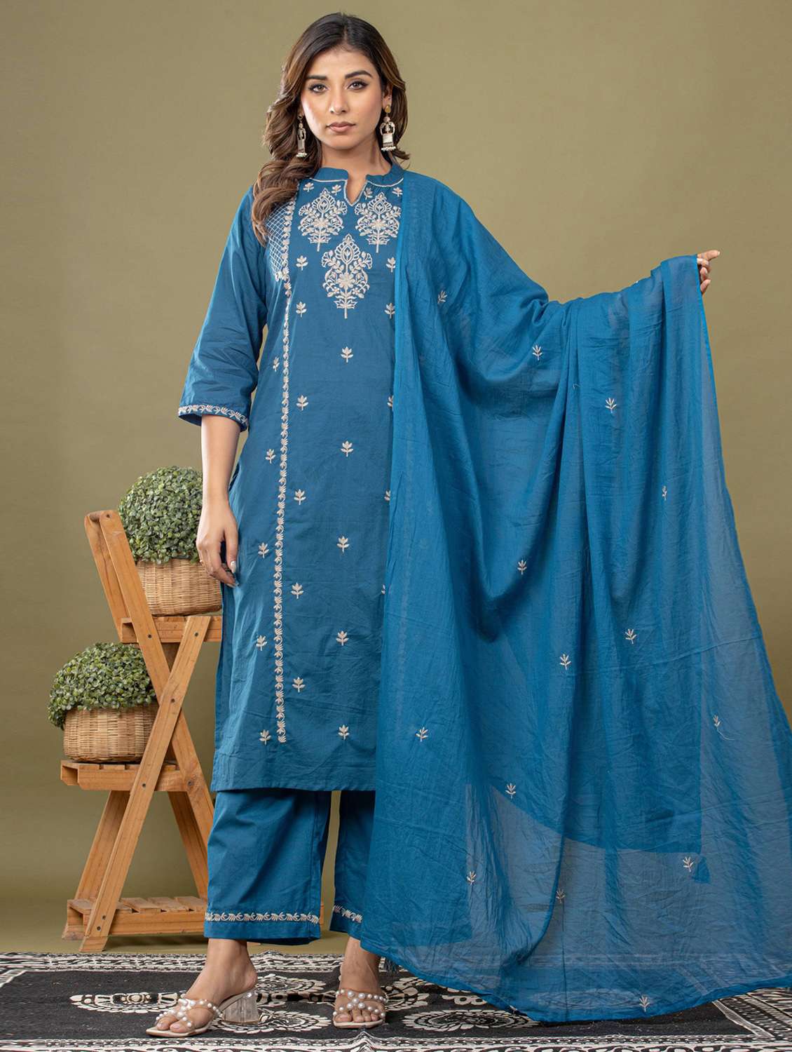 women solid with work three quarter sleeve kurta pant with dupatta set
