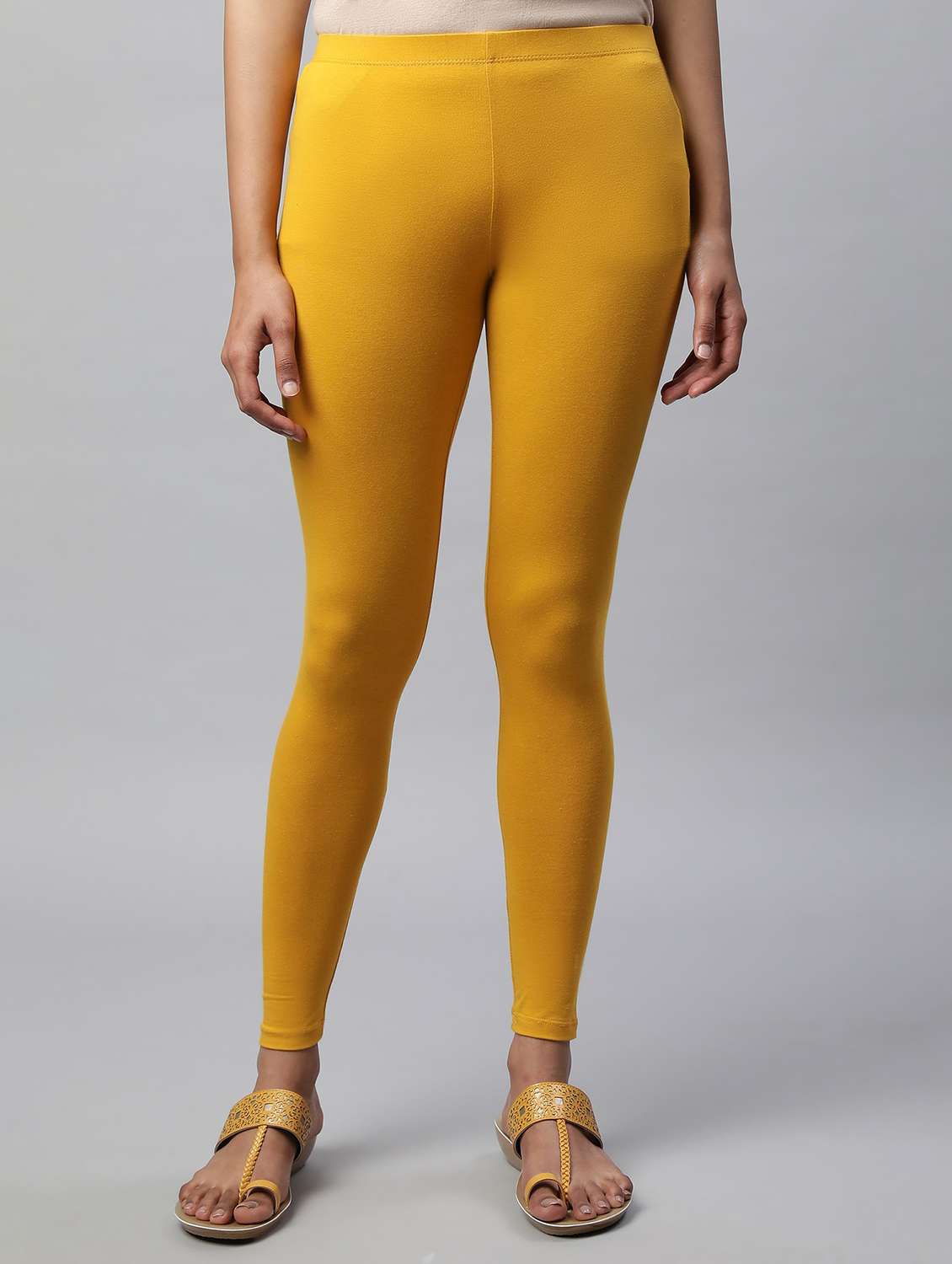 women solid mid rise legging
