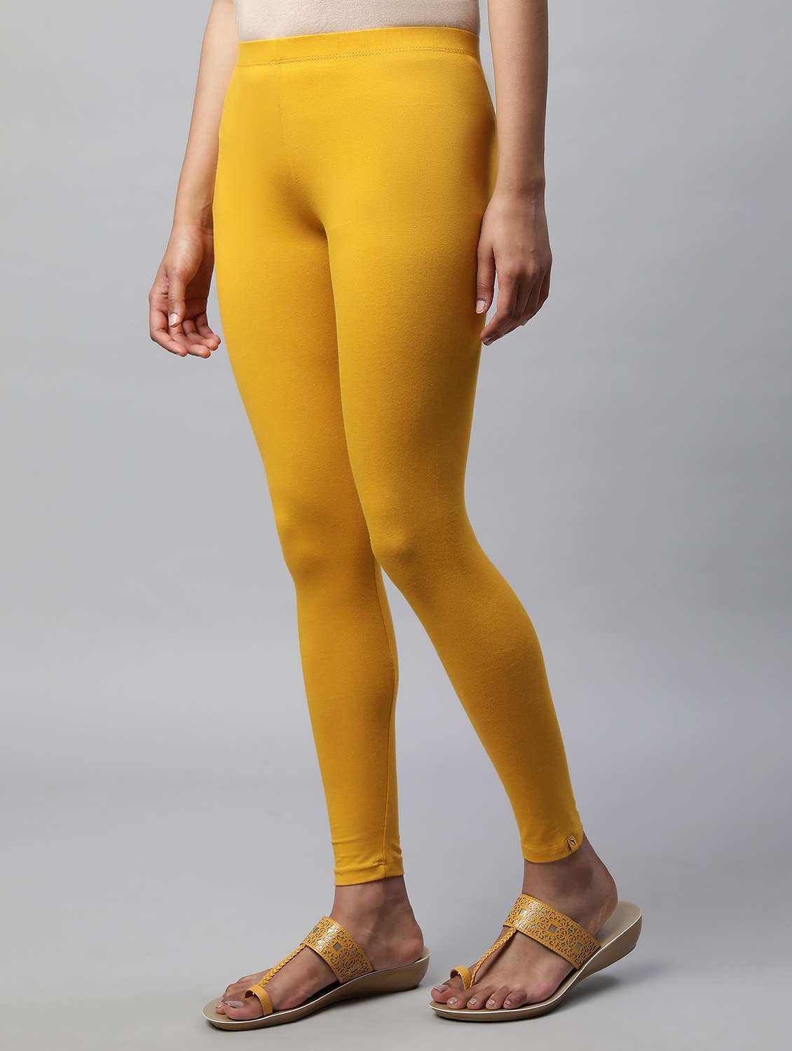 women solid mid rise legging - 22231955 -  Standard Image - 3