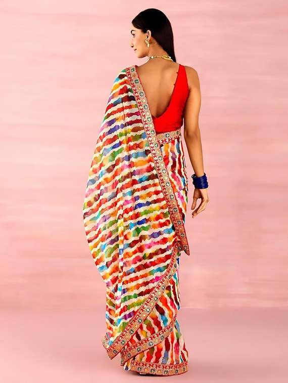 women printed casual wear saree with blouse - 22237971 -  Standard Image - 3