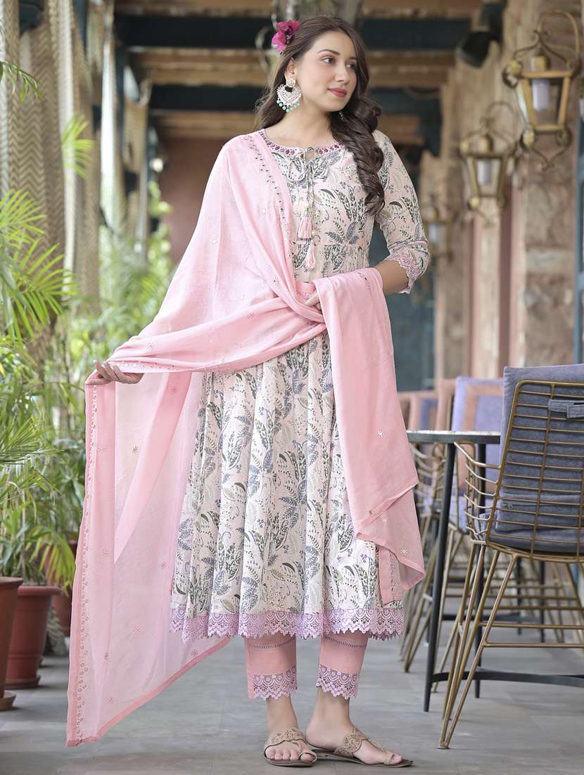 women printed three quarter sleeve kurta pant with dupatta set