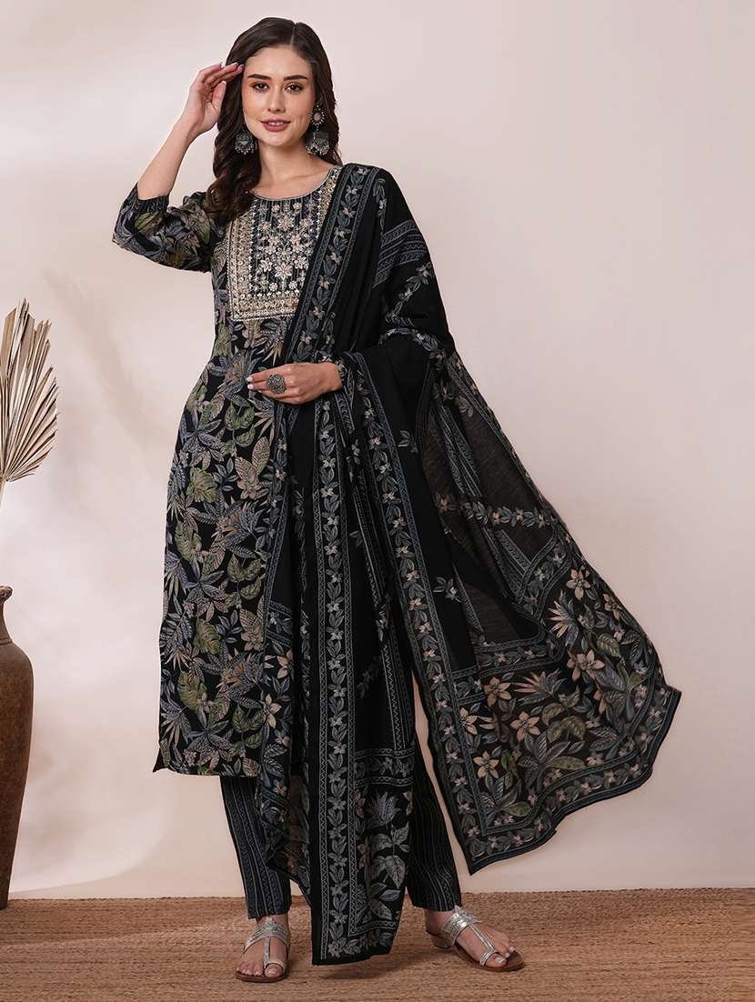 women floral three quarter sleeve kurta pant with dupatta set