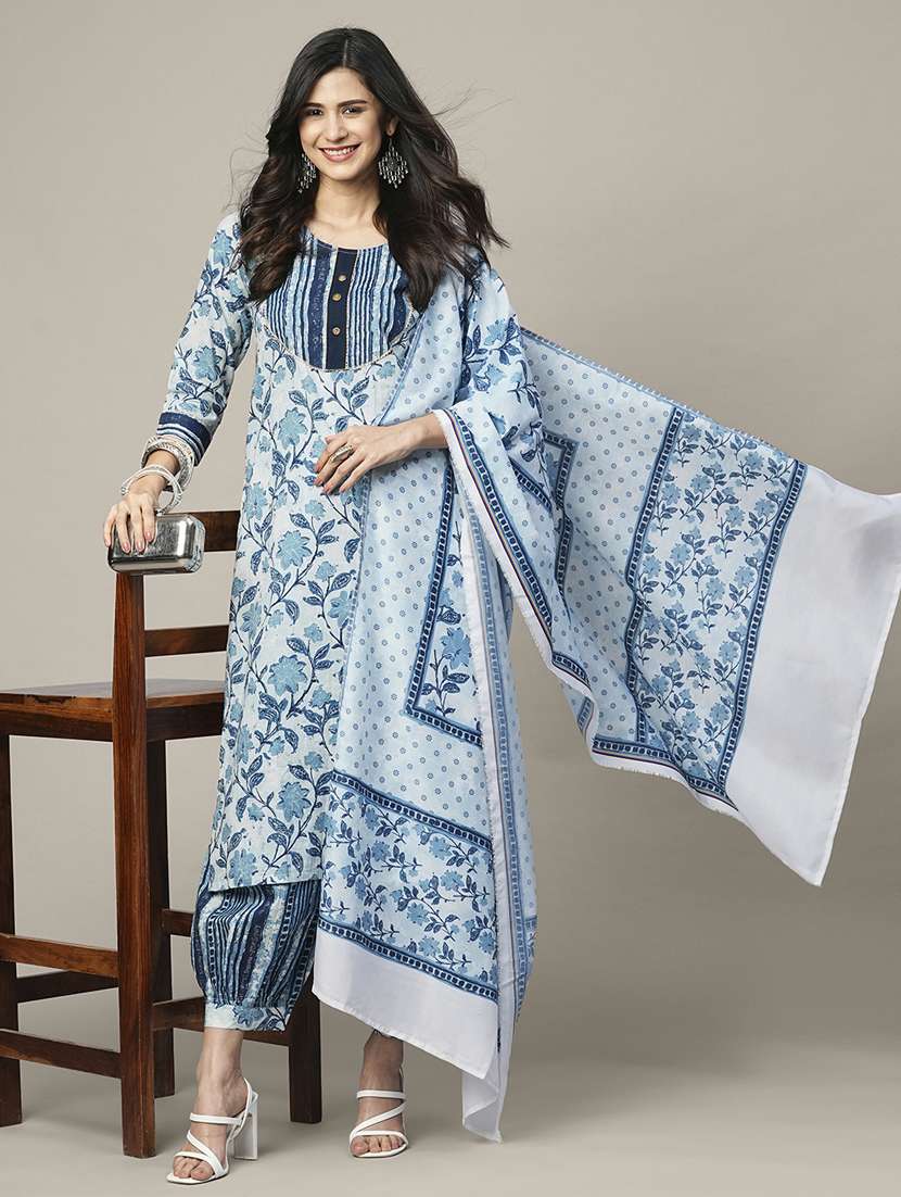 women floral three quarter sleeve kurta salwar with dupatta set