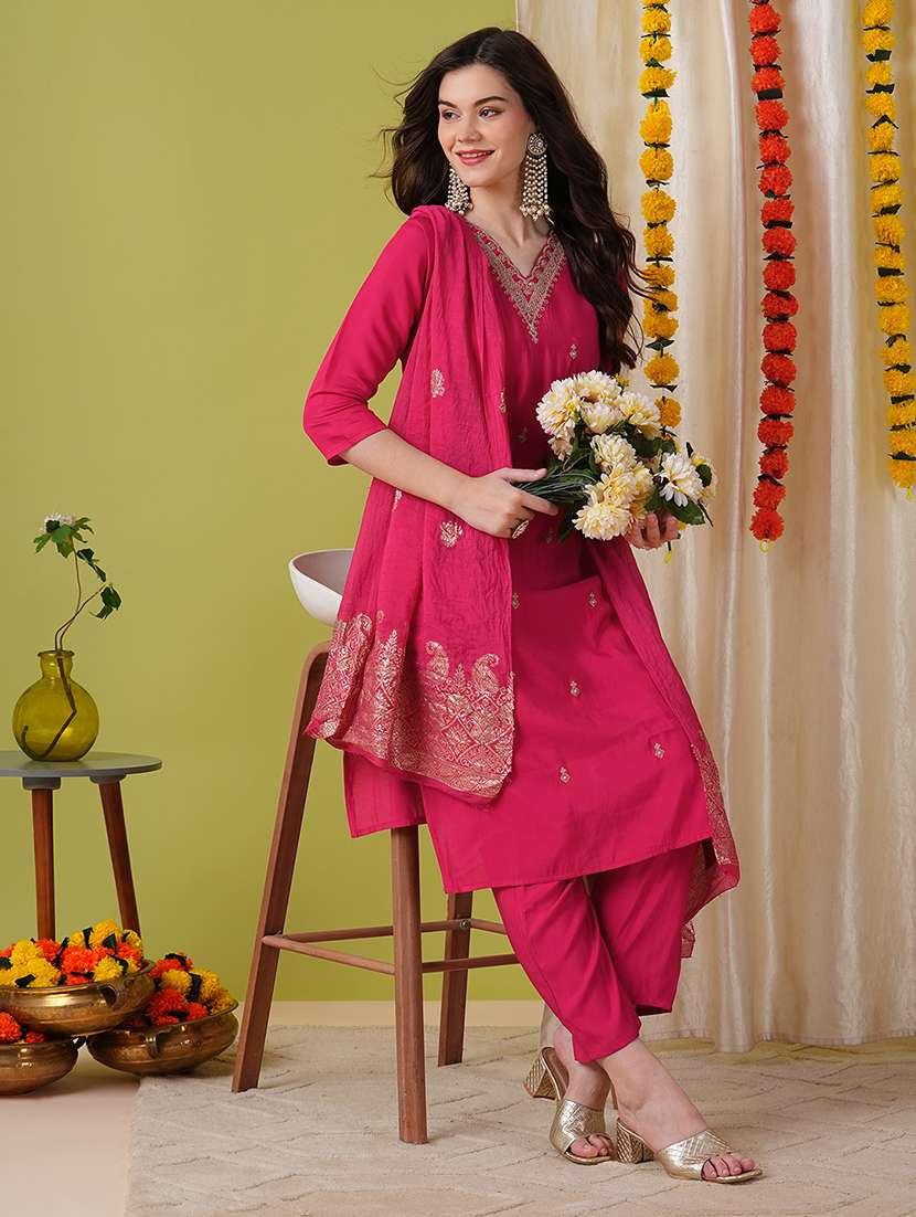 women solid with work three quarter sleeve kurta pant with dupatta set