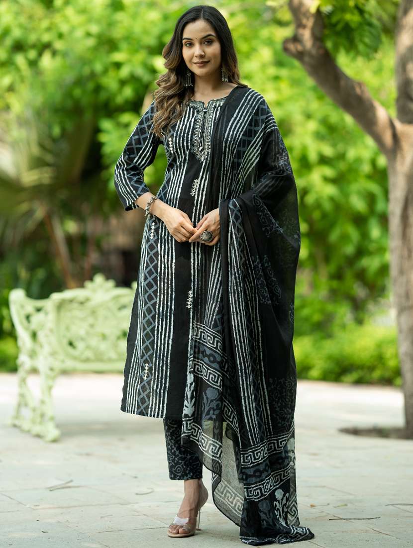 women printed three quarter sleeve kurta pant with dupatta set