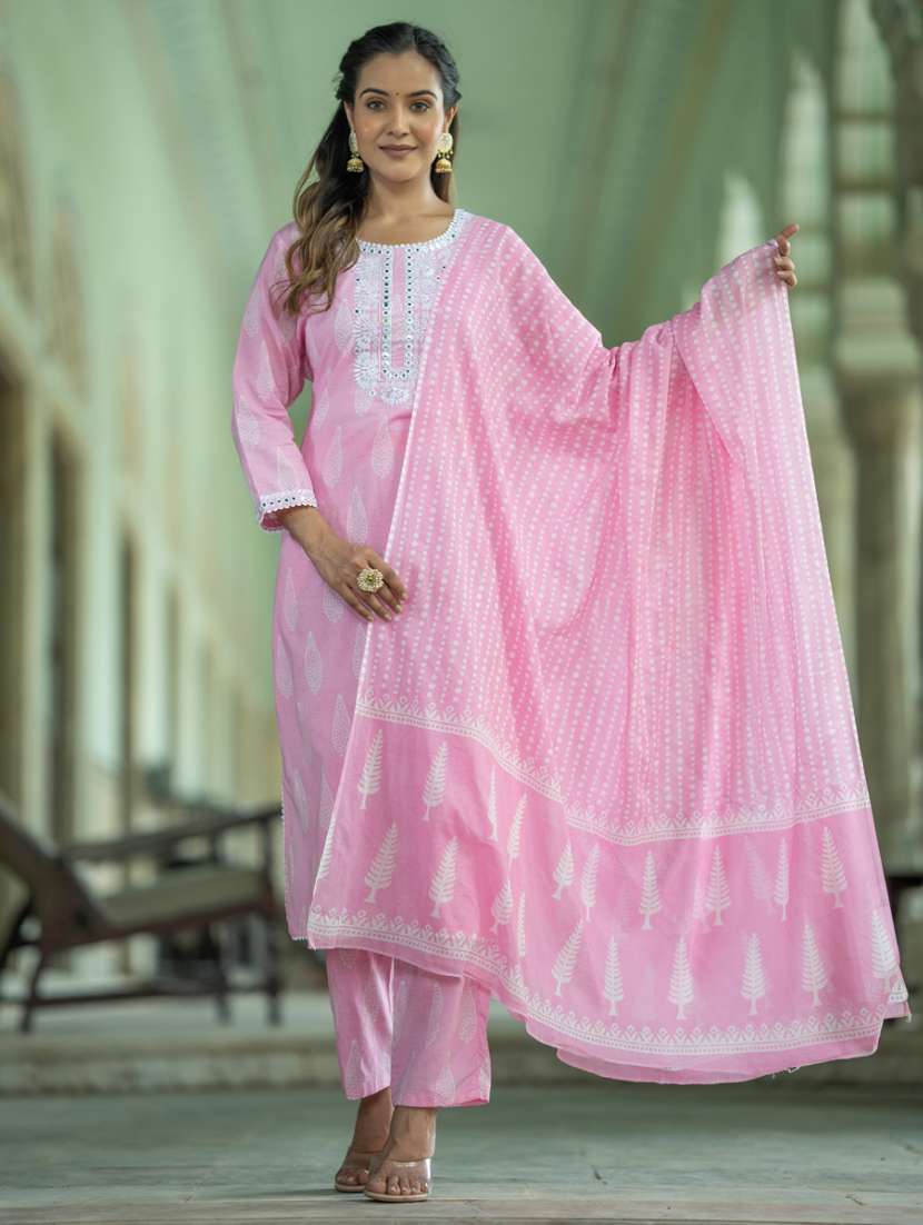 women printed three quarter sleeve kurta pant with dupatta set