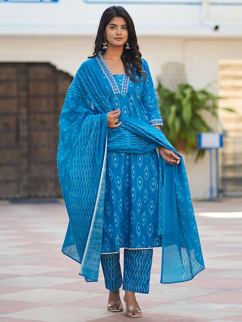 women printed three quarter sleeve kurta pant with dupatta set