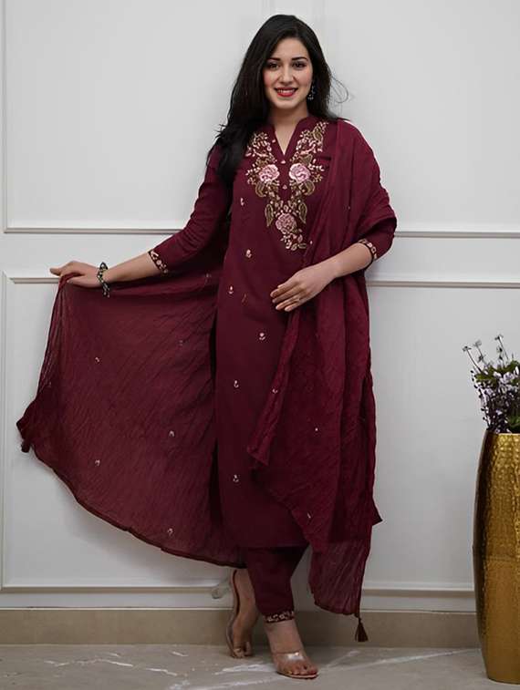 women solid with work three quarter sleeve kurta pant with dupatta set