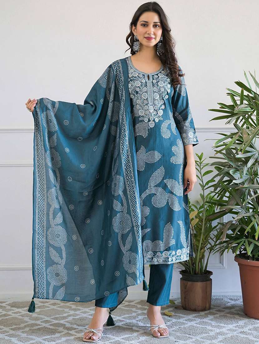 women printed three quarter sleeve kurta pant with dupatta set