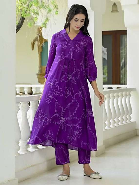 women printed three quarter sleeve kurta pant set