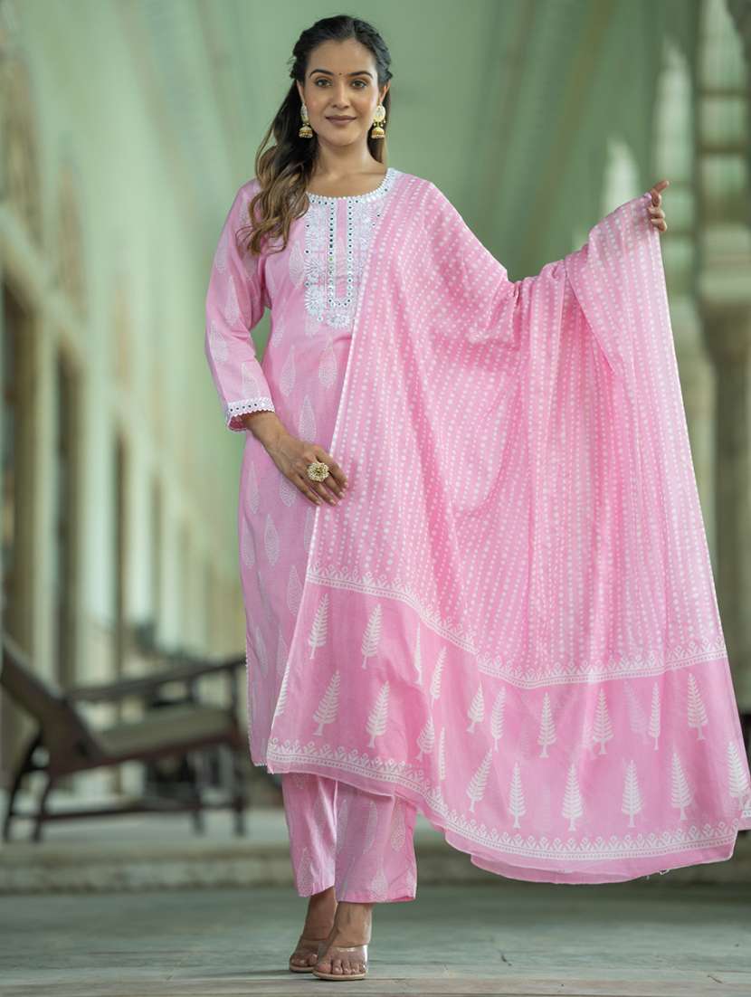 women printed three quarter sleeve kurta pant with dupatta set