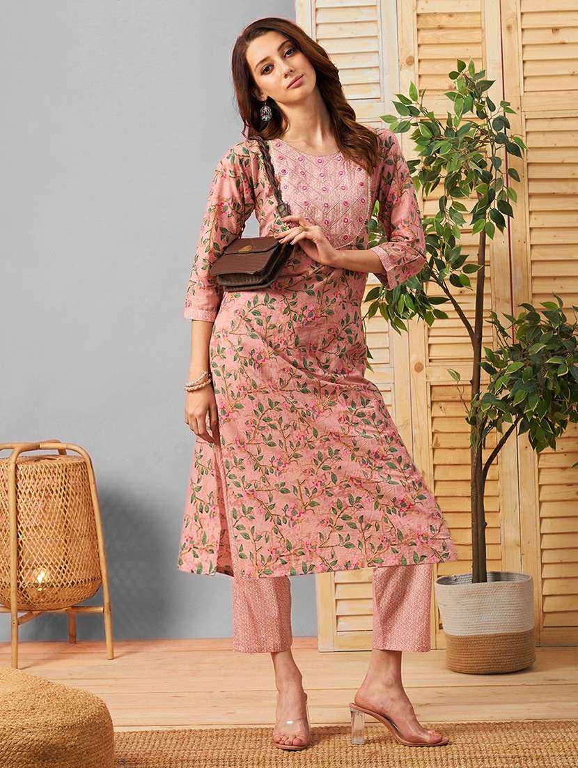 women floral three quarter sleeve kurta pant set