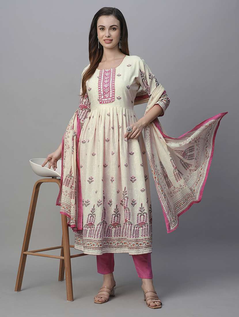 women printed three quarter sleeve kurta pant with dupatta set