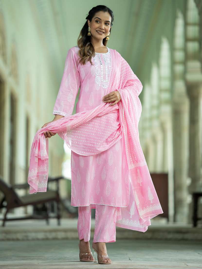 women printed three quarter sleeve kurta pant with dupatta set