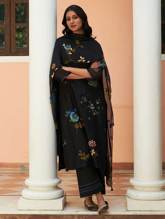 women floral three quarter sleeve kurta pant with dupatta set