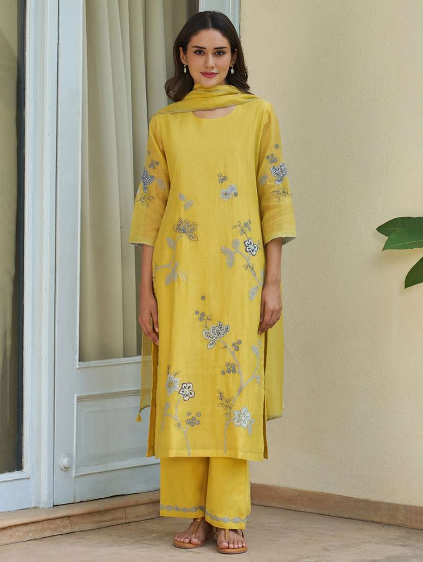 women floral three quarter sleeve kurta pant with dupatta set