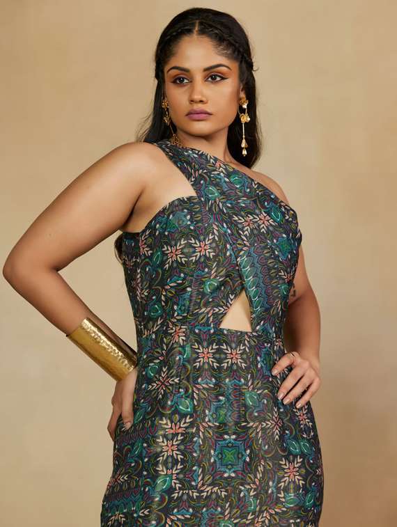 women prinred single shoulder straight dress - 22238764 -  Standard Image - 3