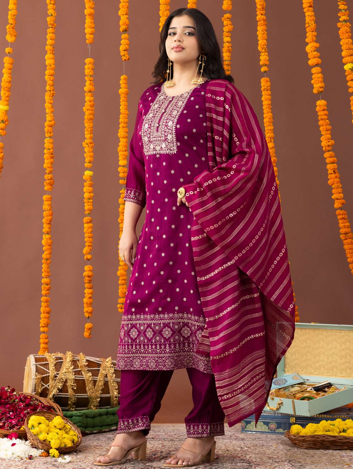 women plus size three quarter sleeve kurta pant with dupatta set - 22238770 -  Standard Image - 5